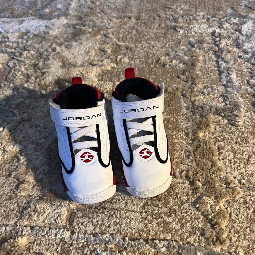 Lightly worn toddler 13s. 7C